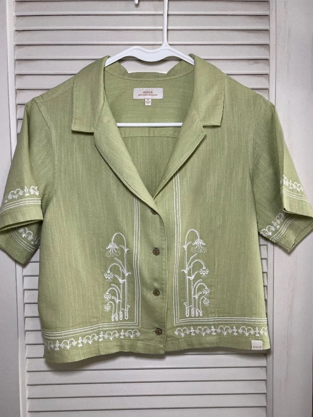 Roark Embroidered Cropped Pear Green Walk in the Woods Blouse Size S - Picture 10 of 10